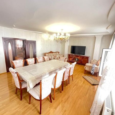 3 otaqlı köhnə tikili 101 m², Elmlər Akademiyası m.