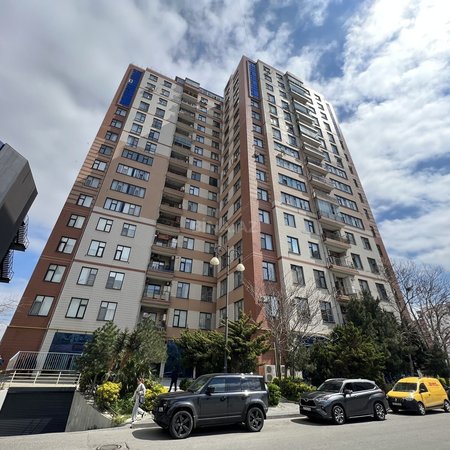 4 otaqlı yeni tikili 185 m², Elmlər Akademiyası m.