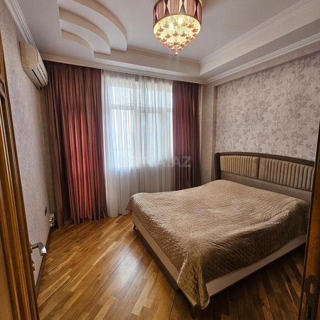 2 otaqlı yeni tikili 80 m², Elmlər Akademiyası m.