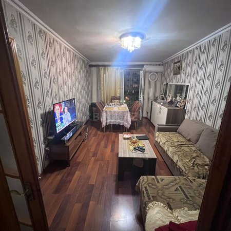 3 otaqlı köhnə tikili 72 m², İnşaatçılar m.