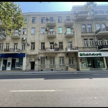 4 otaqlı köhnə tikili 130 m², 28 May m.