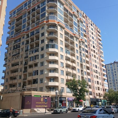 4 otaqlı yeni tikili 191 m², Elmlər Akademiyası m.