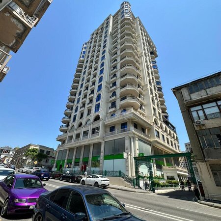 3 otaqlı yeni tikili 168 m², 28 May m.