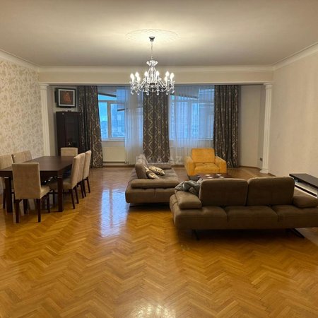 3 otaqlı yeni tikili 165 m², İnşaatçılar m.