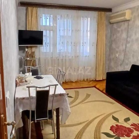 2 otaqlı köhnə tikili 60 m², Elmlər Akademiyası m.
