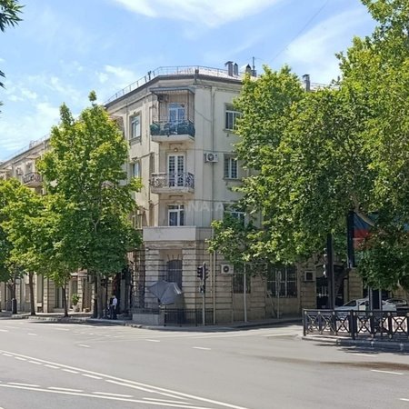 3 otaqlı köhnə tikili 96 m², 28 May m.