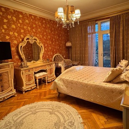 4 otaqlı köhnə tikili 100 m², 28 May m.