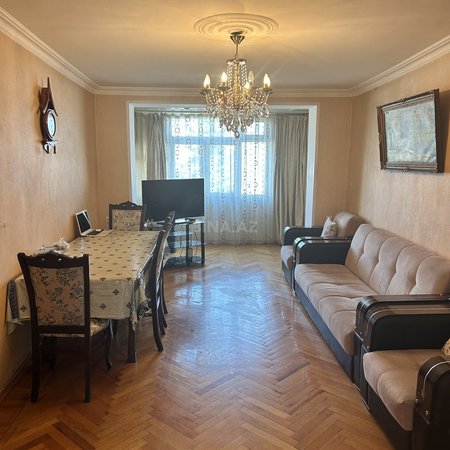 3 otaqlı köhnə tikili 73 m², Gənclik m.