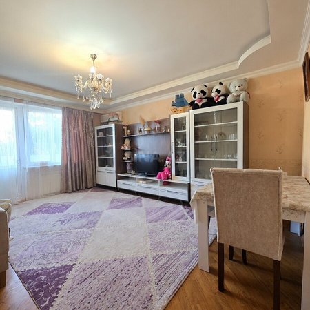 3 otaqlı köhnə tikili 87 m², İnşaatçılar m.