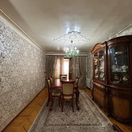 3 otaqlı köhnə tikili 80 m², 28 May m.