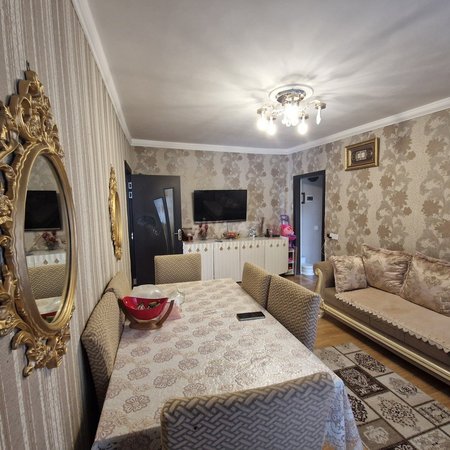 2 otaqlı köhnə tikili 60 m², İnşaatçılar m.
