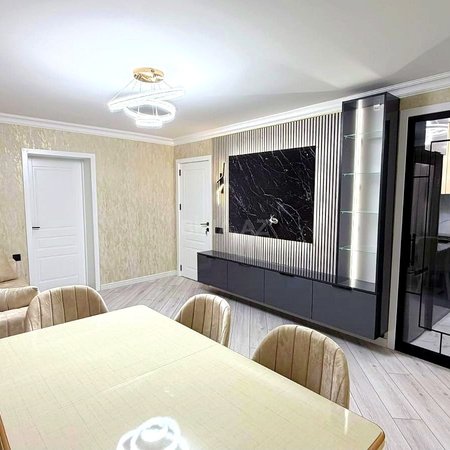 3 otaqlı köhnə tikili 75.5 m², Gənclik m.