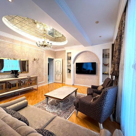 3 otaqlı yeni tikili 130 m², Gənclik m.