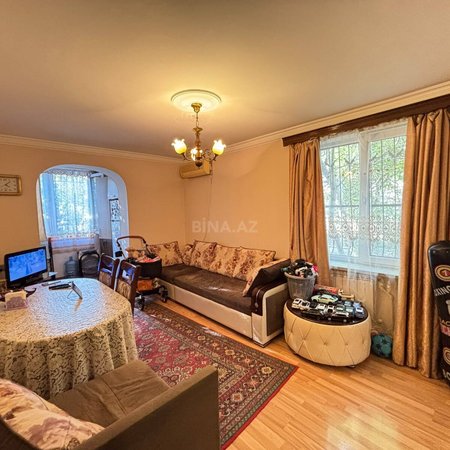 2 otaqlı köhnə tikili 40 m², Gənclik m.