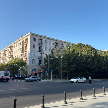 3 otaqlı köhnə tikili 99 m², 28 May m.