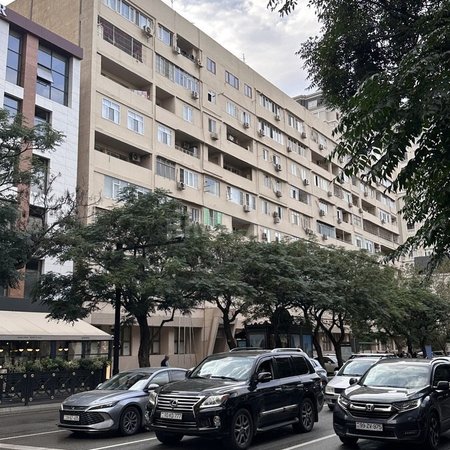3 otaqlı köhnə tikili 80 m², Nərimanov r.
