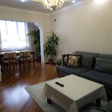 3 otaqlı köhnə tikili 85 m², Xalqlar Dostluğu m.