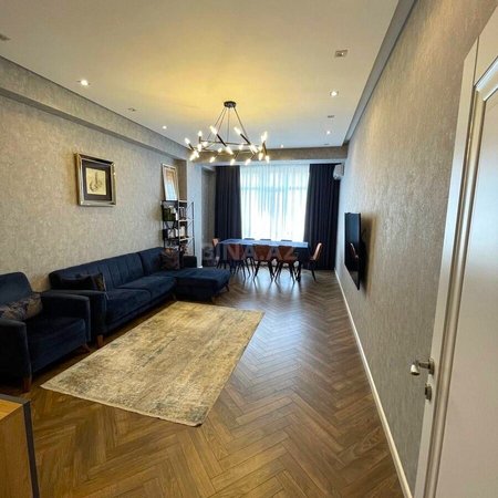 3 otaqlı yeni tikili 110 m², İnşaatçılar m.