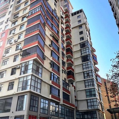 3 otaqlı yeni tikili 210 m², Elmlər Akademiyası m.