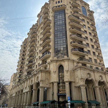 4 otaqlı yeni tikili 229 m², 28 May m.