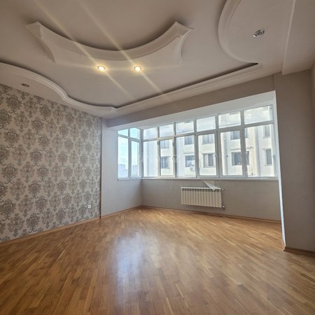2 otaqlı yeni tikili 92 m², İnşaatçılar m.