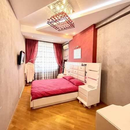 3 otaqlı yeni tikili 125 m², İnşaatçılar m.