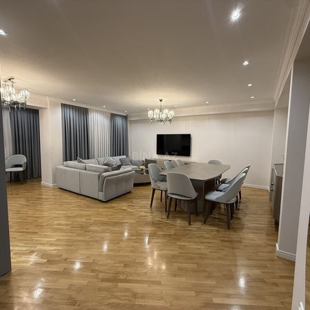4 otaqlı köhnə tikili 120 m², Səbail r.