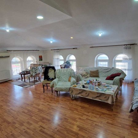 4 otaqlı yeni tikili 190 m², Nizami m.