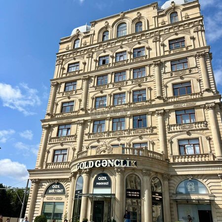 3 otaqlı köhnə tikili 70 m², Gənclik m.