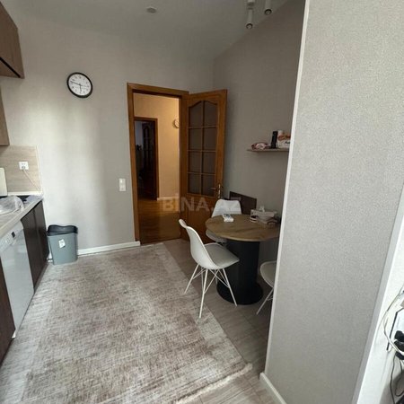 3 otaqlı köhnə tikili 80 m², 28 May m.