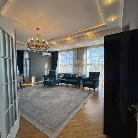 3 otaqlı yeni tikili 135 m², Badamdar q.