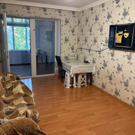 2 otaqlı köhnə tikili 40 m², Gənclik m.