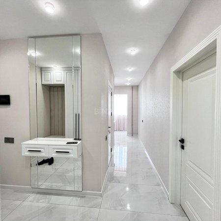 3 otaqlı köhnə tikili 80 m², Qara Qarayev m.