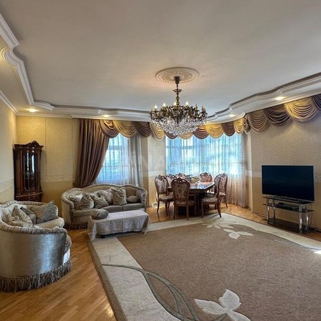 3 otaqlı yeni tikili 170 m², Gənclik m.
