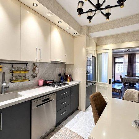 3 otaqlı yeni tikili 121 m², Elmlər Akademiyası m.