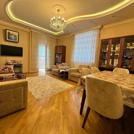3 otaqlı yeni tikili 145 m², İnşaatçılar m.