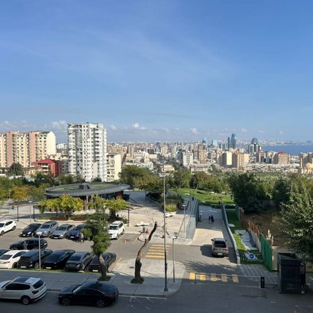 3 otaqlı köhnə tikili 81 m², Elmlər Akademiyası m.