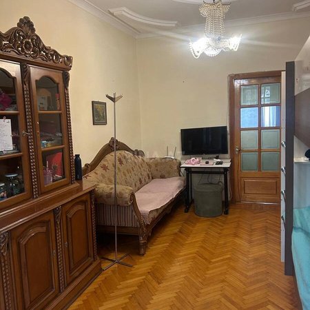 2 otaqlı köhnə tikili 50 m², Gənclik m.