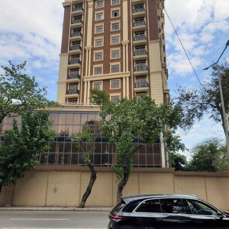4 otaqlı yeni tikili 177 m², Böyükşor q.