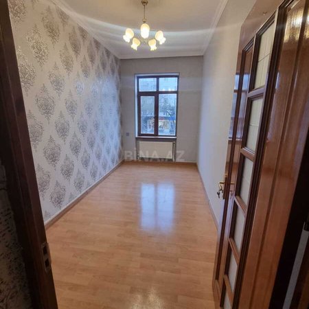 3 otaqlı köhnə tikili 65 m², Nərimanov r.