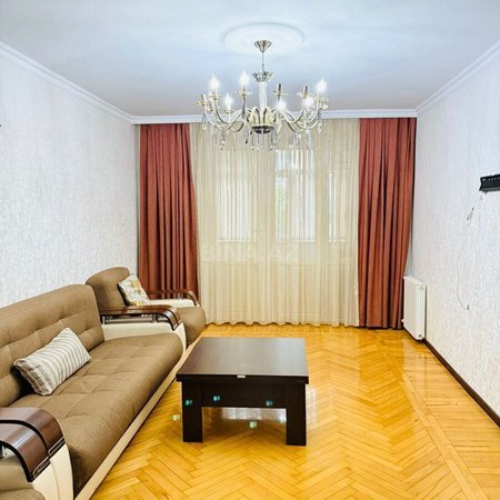 3 otaqlı köhnə tikili 75 m², Elmlər Akademiyası m.