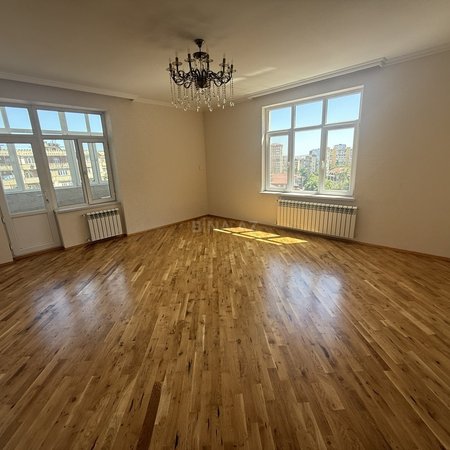 3 otaqlı yeni tikili 131 m², Yeni Yasamal q.
