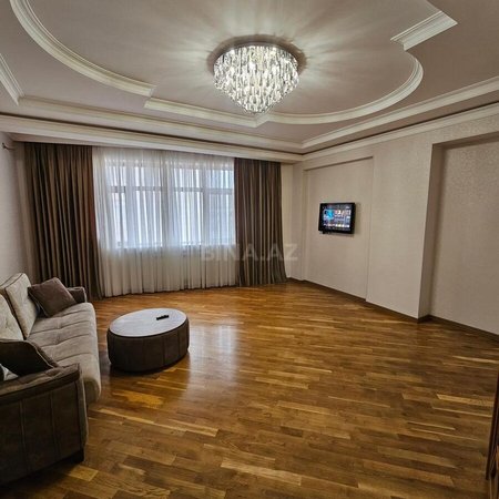 2 otaqlı yeni tikili 80 m², İnşaatçılar m.