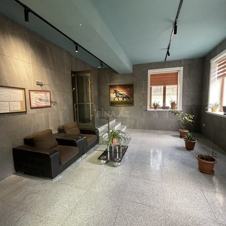 3 otaqlı yeni tikili 140 m², 8-ci mikrorayon q.