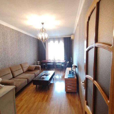 5 otaqlı köhnə tikili 130 m², İnşaatçılar m.